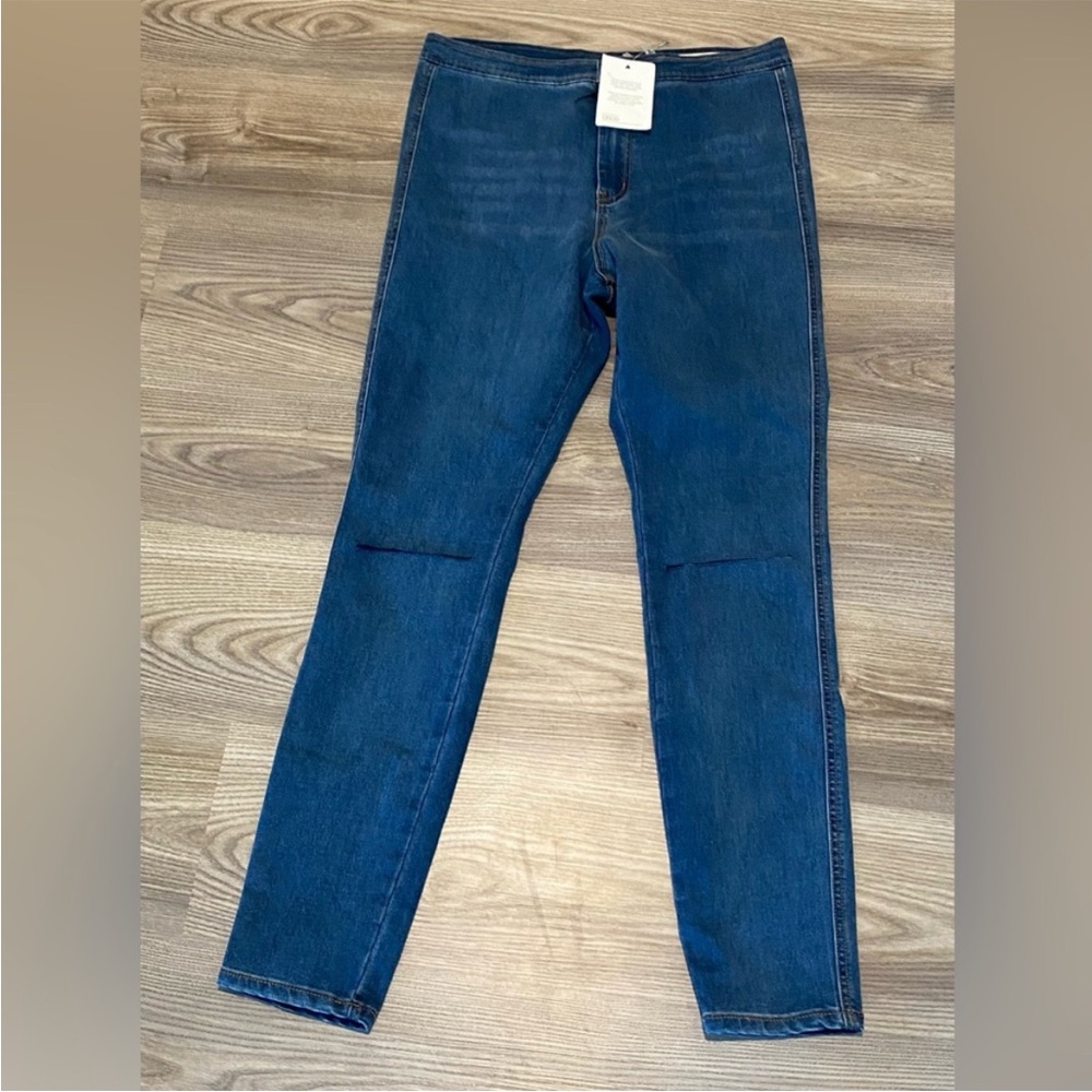 ASOS Lightweight Jean Jegging
Women's size 30 x 32 Skinny
Leg